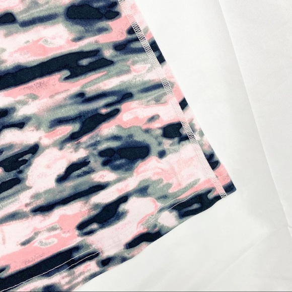 Lululemon Racerback Pink & Grey Camo Tank Top Size 4 - Picture 3 of 6